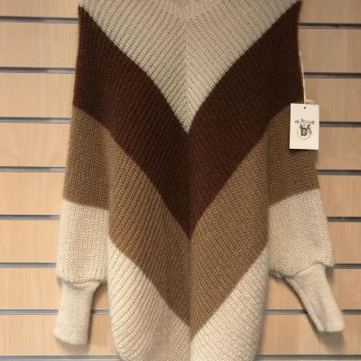 Pull, poncho 3 couleurs, poils longs.