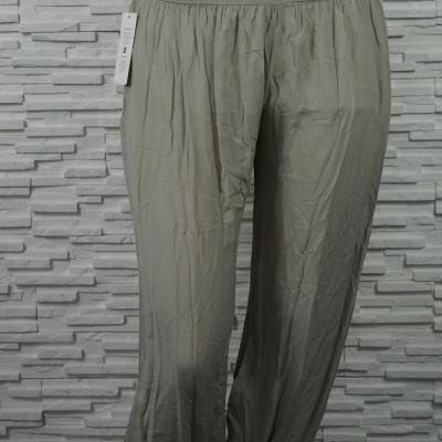 Pantalon sarouel léger extensible.