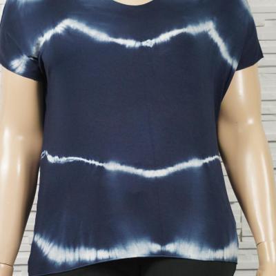 T-shirt imprimé dégradé. Col V.