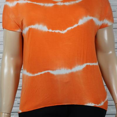T-shirt imprimé dégradé. Col V.