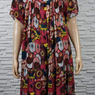 Robe longue imprimé ethnique à volants.