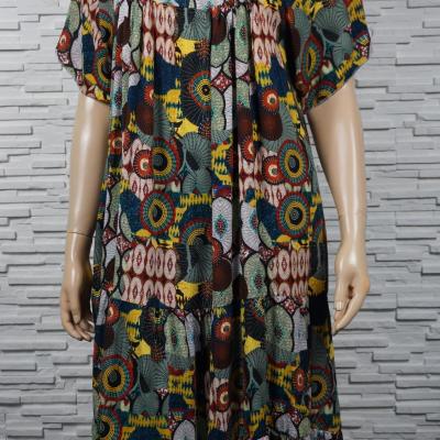 Robe longue imprimé ethnique à volants.