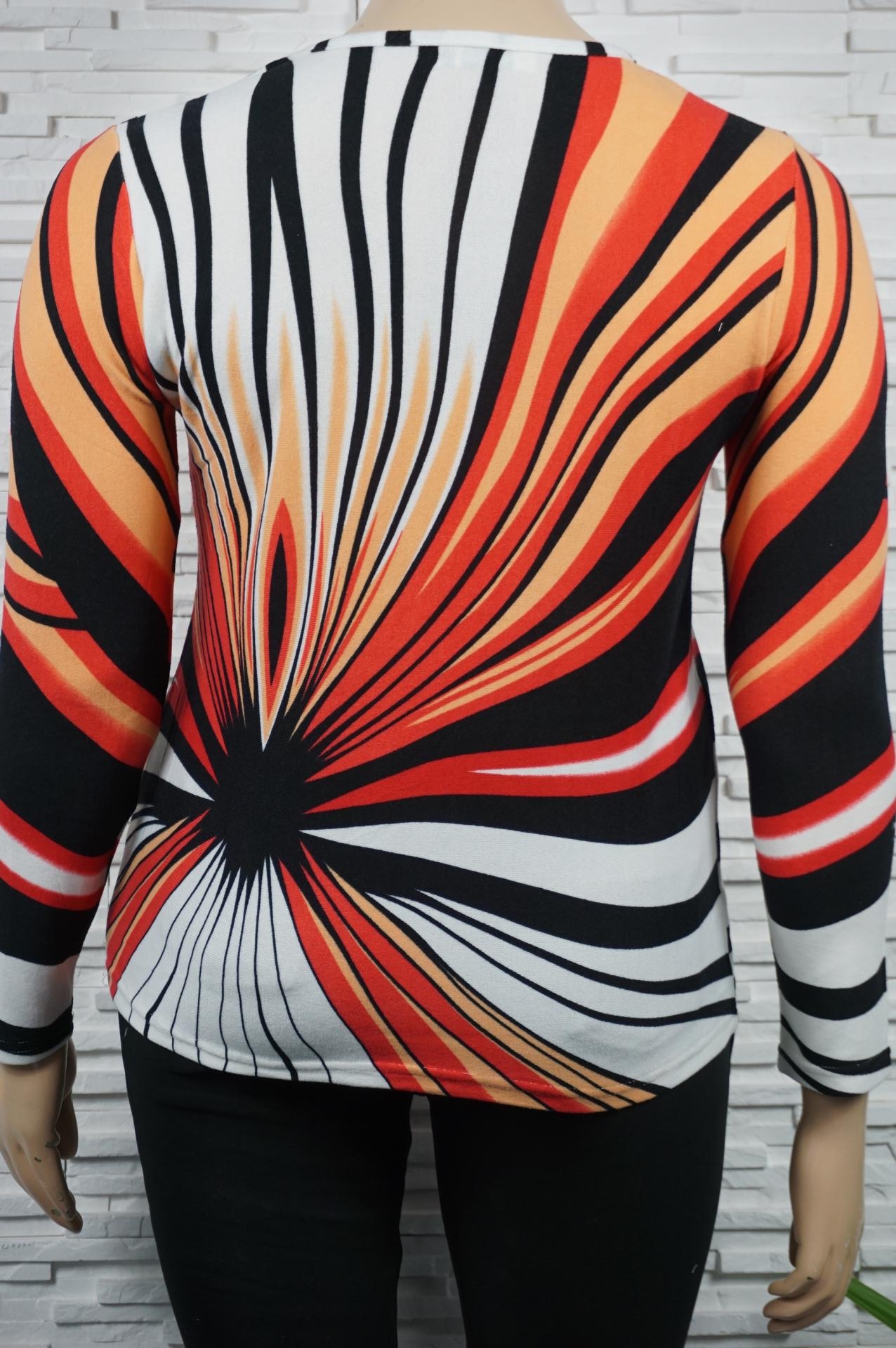 pull imprimé avec strass