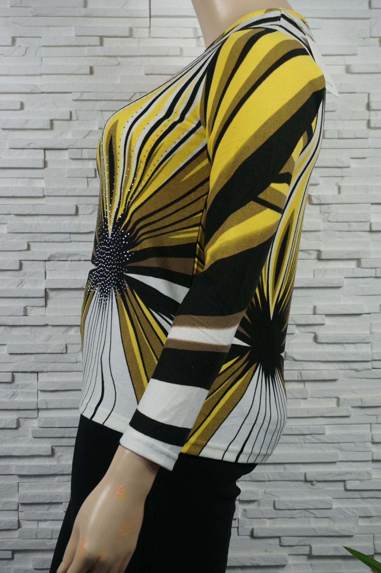 pull imprimé avec strass