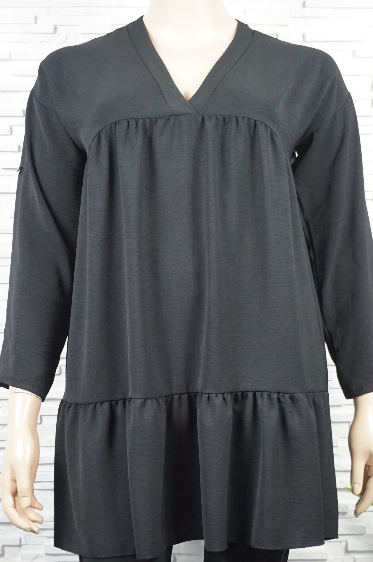 Robe 3/4 uni à volants col V
