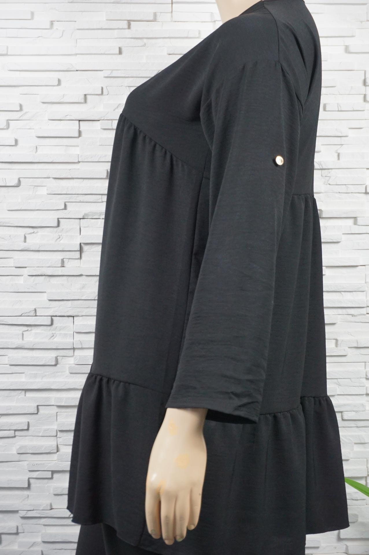 Robe 3/4 uni à volants col V