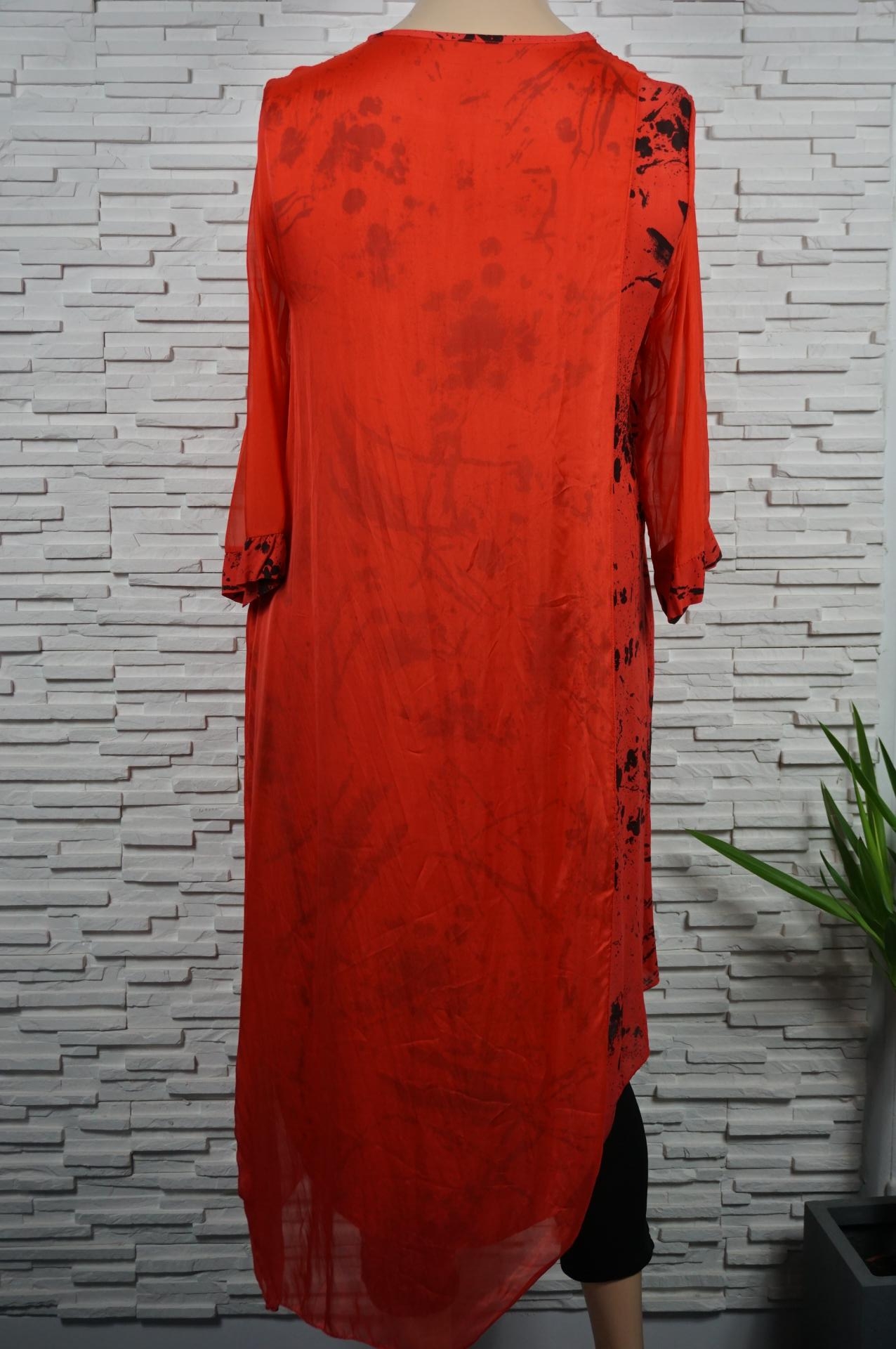 Robe longue drapée soie.