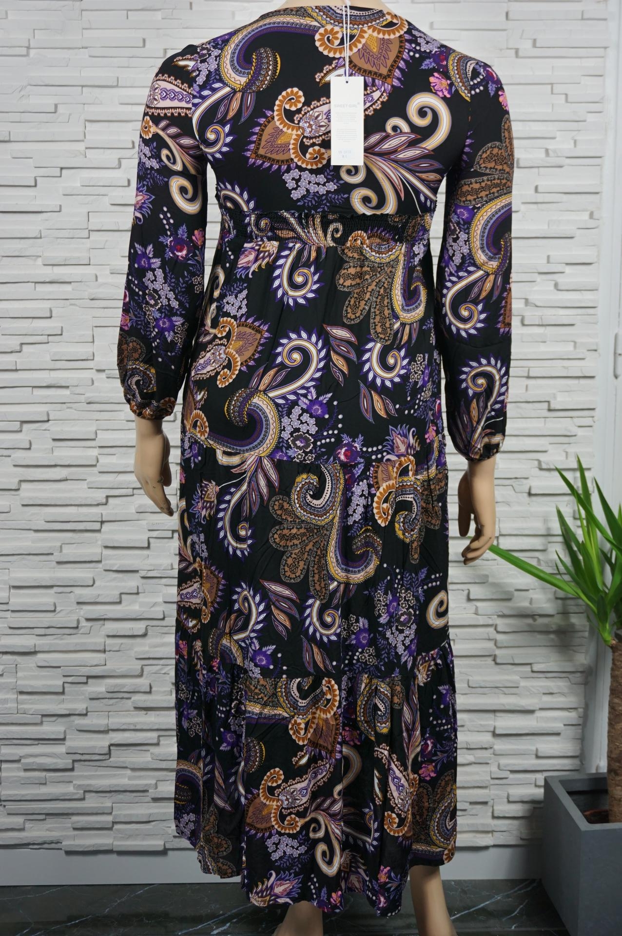 Robe longue fleurie et cachemire.