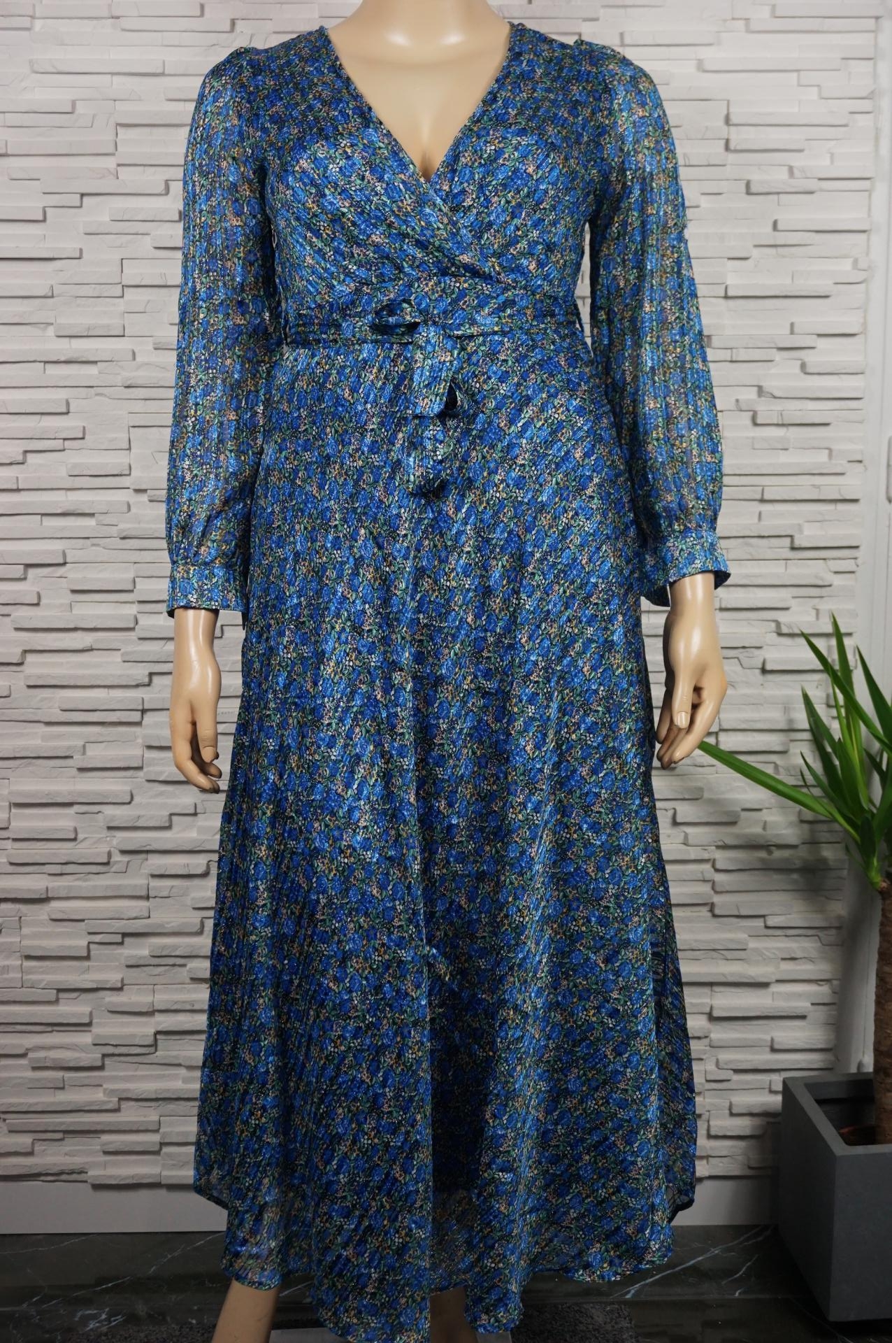 Robe longue fleurie or.