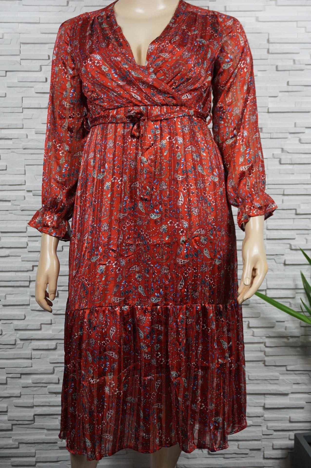 Robe longue fleurie or.