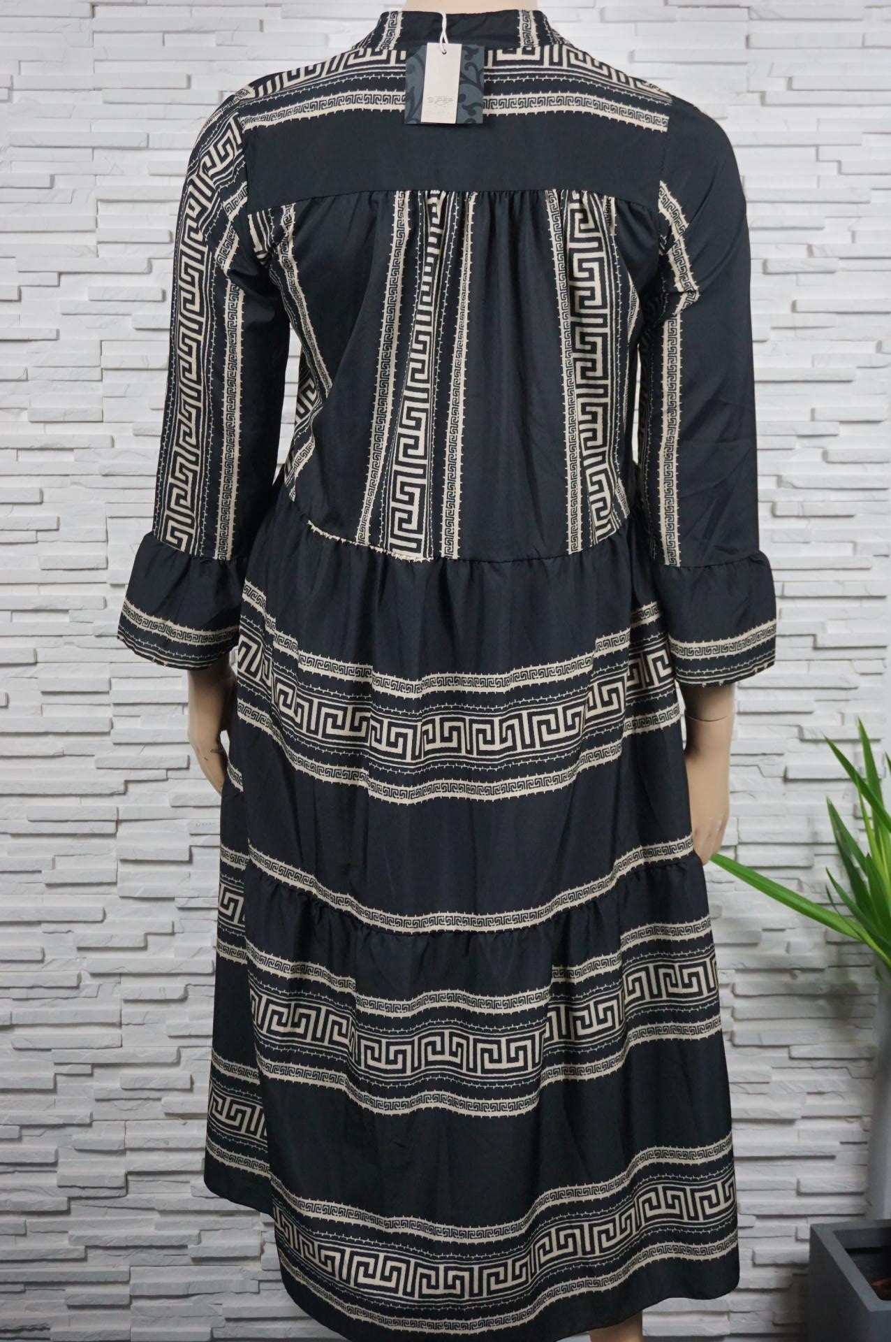 Robe longue imprimé, à volants.