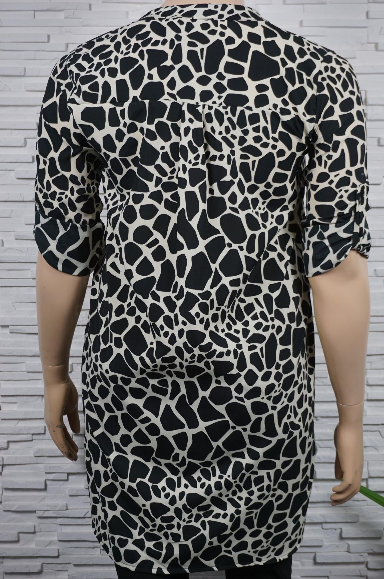 Robe, chemise longue imprimé et asymétrique.