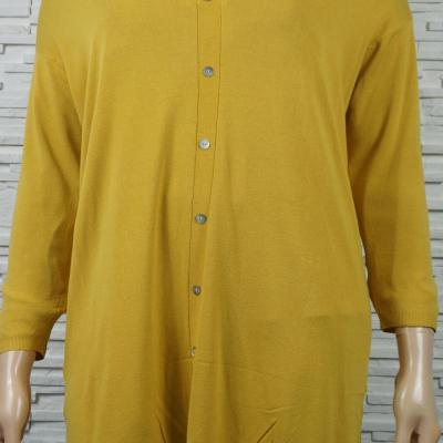 Robe ou pull long uni col V.
