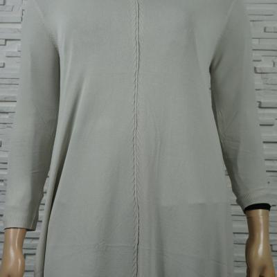 Robe ou pull long uni col V.