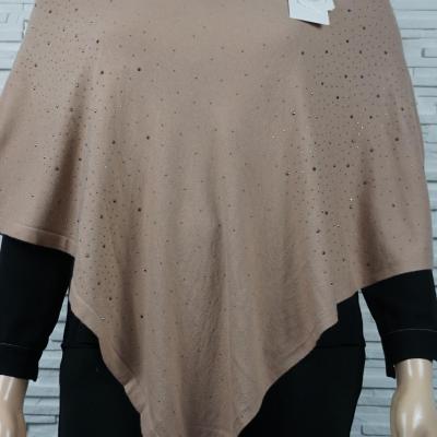 Poncho uni à strass.