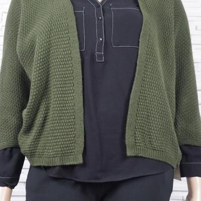 Gilet court en maille ajouré.