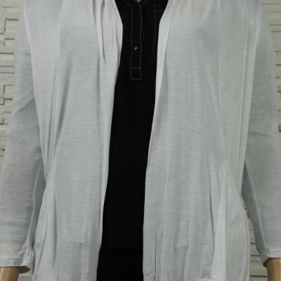Gilet léger uni 3/4 avec poches.