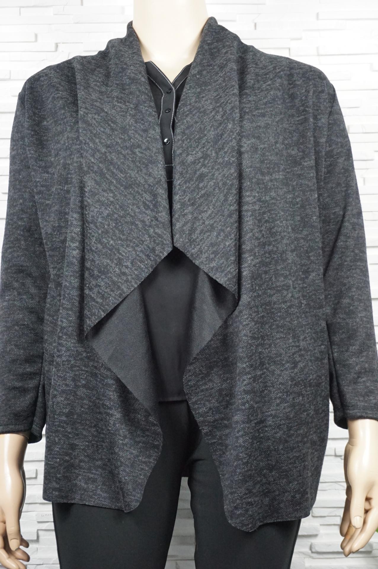 Gilet léger asymétrique.