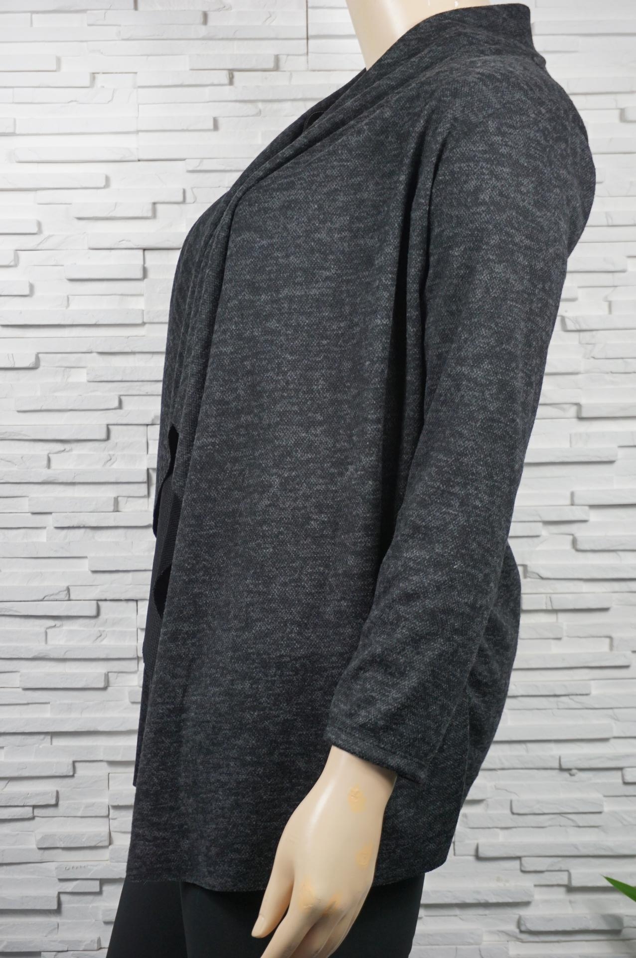 Gilet léger asymétrique.