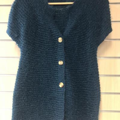 Gilet pull sans manche à boutons